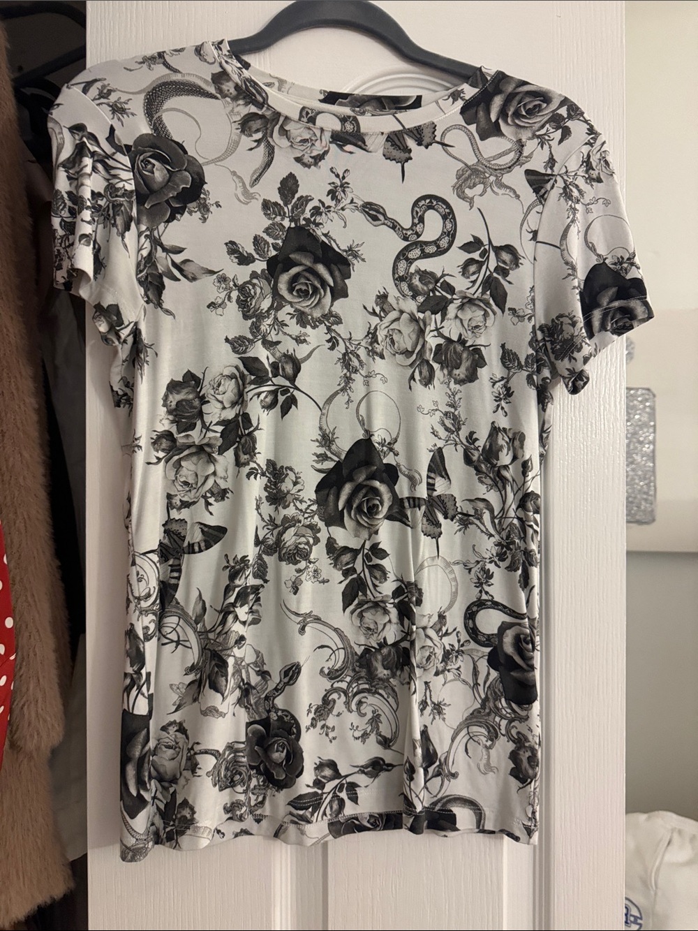 Lagence Floral & Snake Print Short Sleeve Tee - White/Black